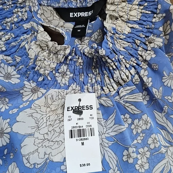 NWT Express Floral Periwinkle Sleeveless Top, Medium - Picture 7 of 9